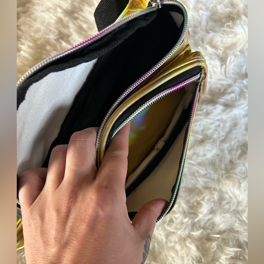 Metallic Adjustable Fanny Pack - Picture 5 of 7